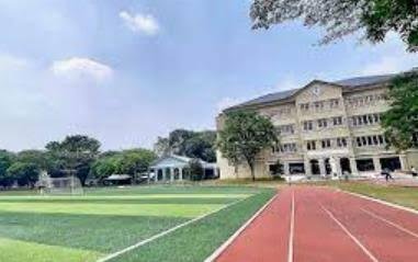 F17 football training at Dunman Sec Field in Singapore
